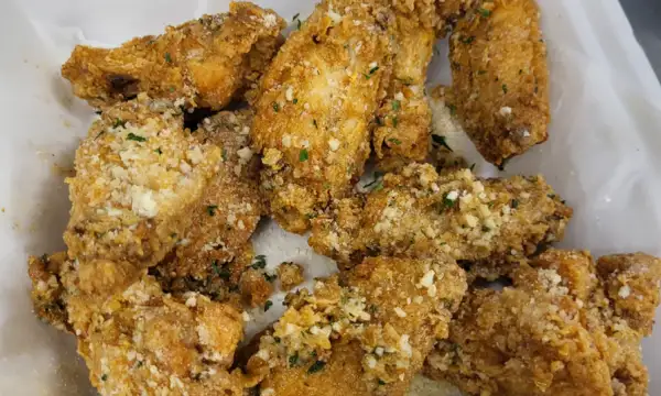 Eatz & Treatz Wingz & Thingz