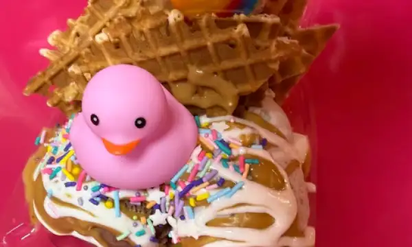 Mia's Scoops & Sweets Image