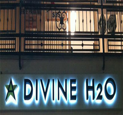 A Divine H2O Logo
