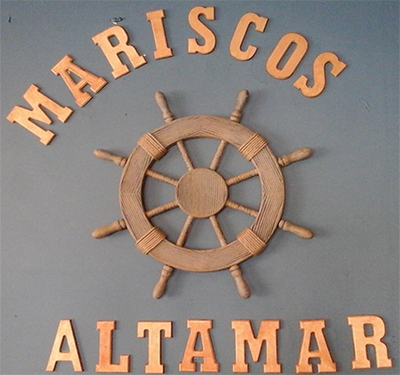 Mariscos Altamar Logo