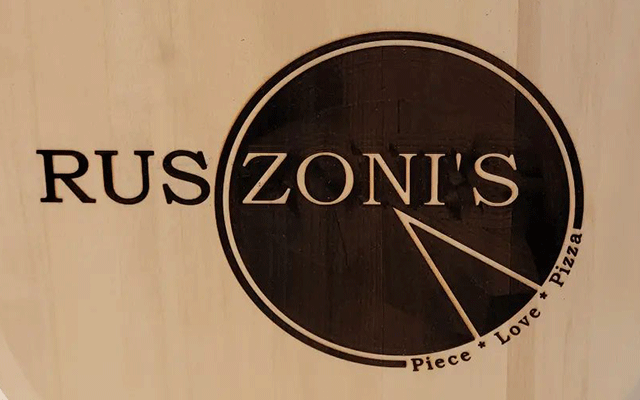 Ruszoni's Pizza Logo